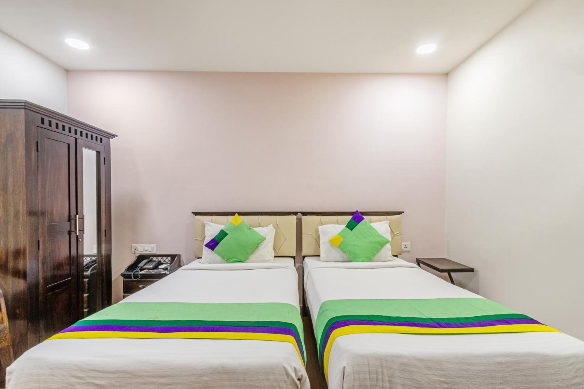 Treebo Purple Square Hotel Hyderabad Exterior photo