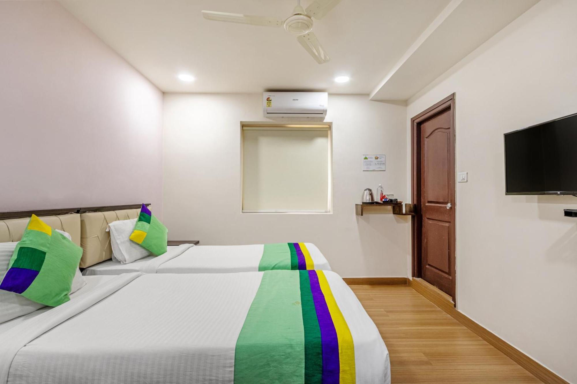 Treebo Purple Square Hotel Hyderabad Exterior photo
